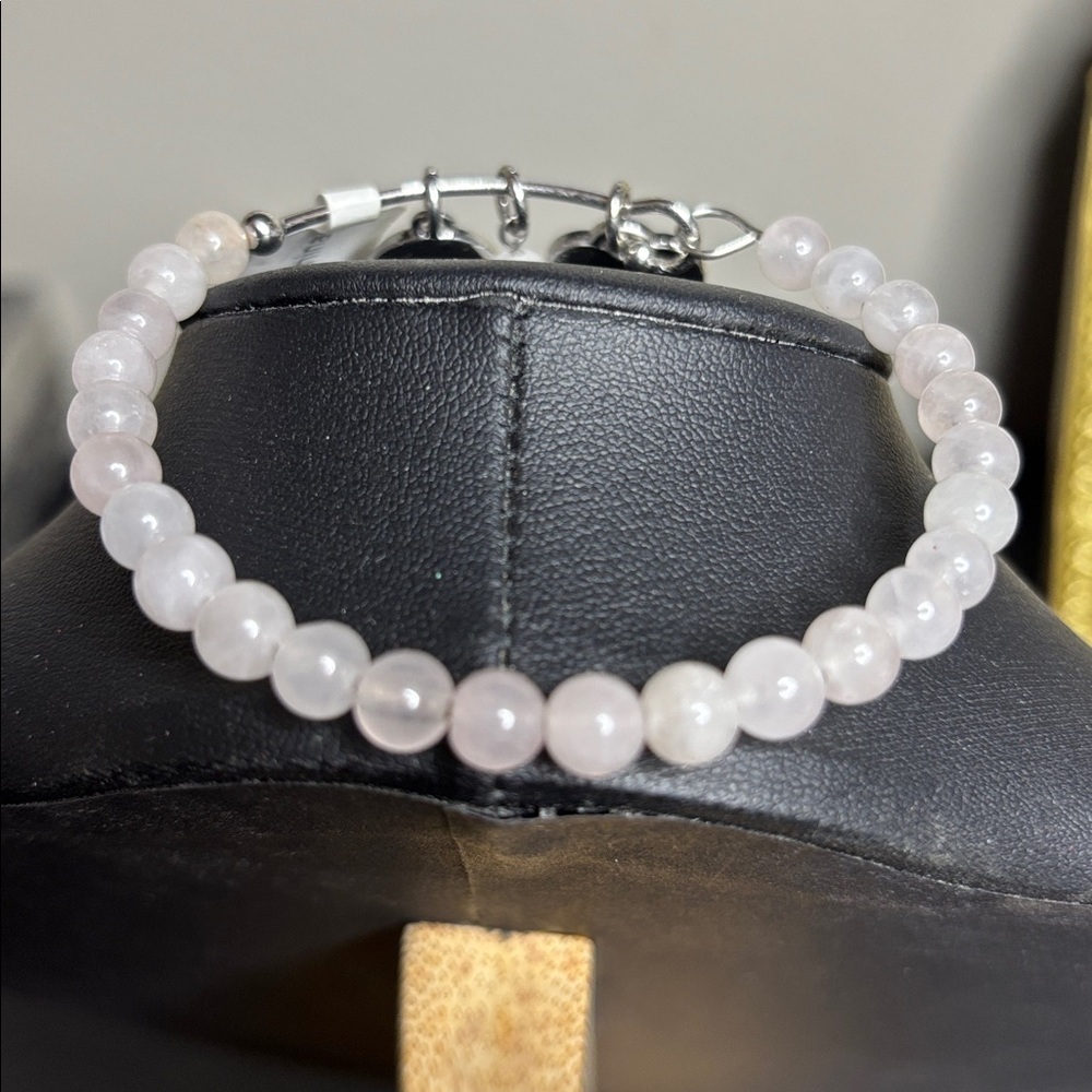 NWT Elegant Rose Quartz Heart Silver Heart Charm Bangle Bracelet Engraving - Picture 3 of 6
